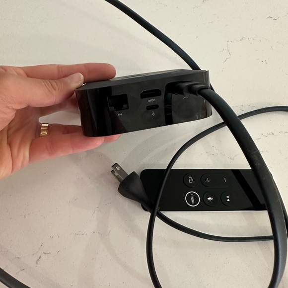 Apple TV - Picture 5 of 6